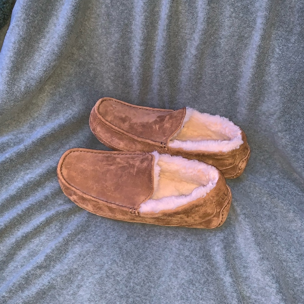 NWOT: Men’s Ugg Slipper
